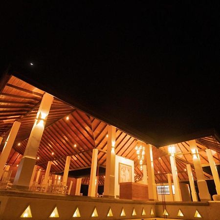 Miracle Resorts & Villas Polonnaruwa Exterior foto
