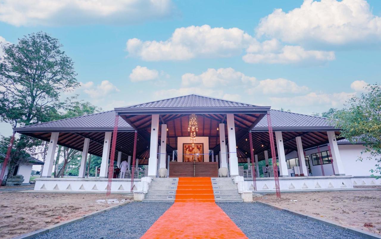 Miracle Resorts & Villas Polonnaruwa Exterior foto
