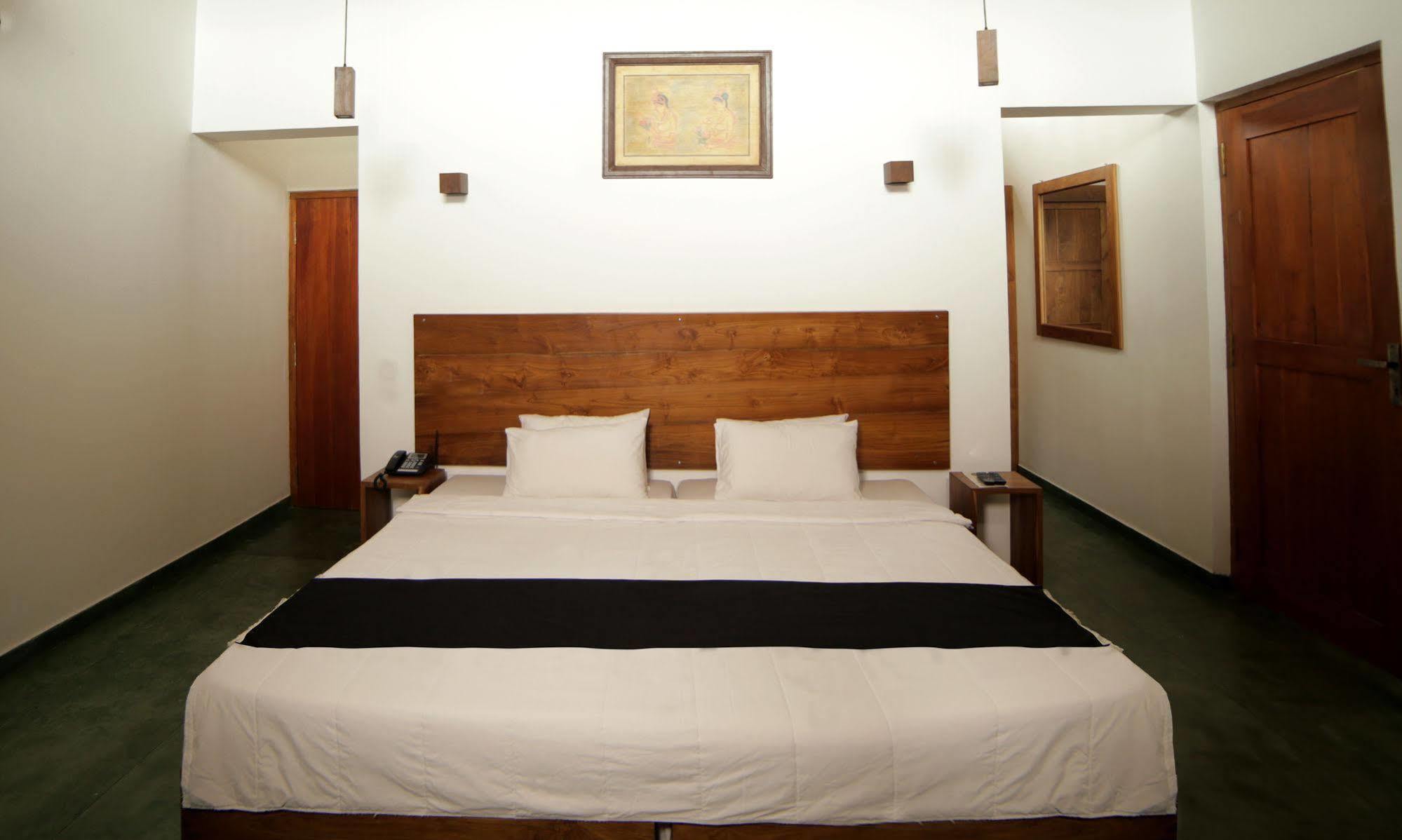 Miracle Resorts & Villas Polonnaruwa Exterior foto